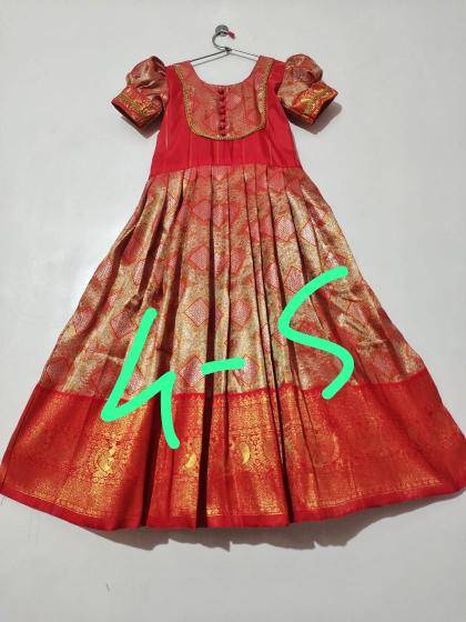 KiDS LEHENGA and GOWNS Kids clothing manufacturers